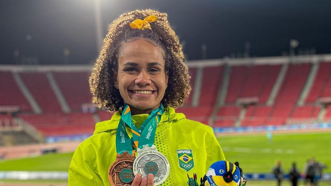 Atleta piauiense conquista Bola de Ouro do Brasileirão Feminino