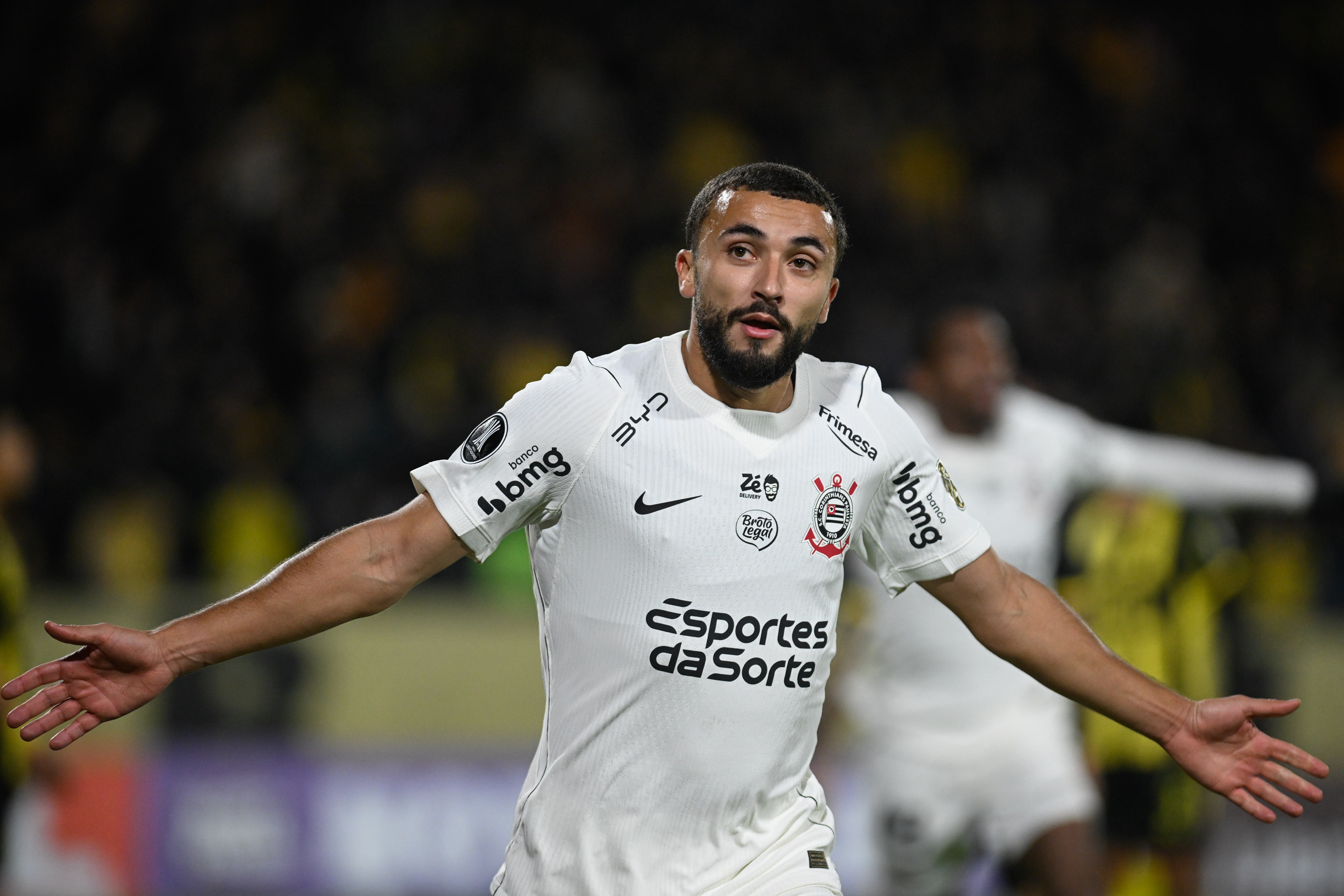 Labyad Confia em Regularidade e Almeja Posição de Titular no Corinthians sob Comando de Diniz