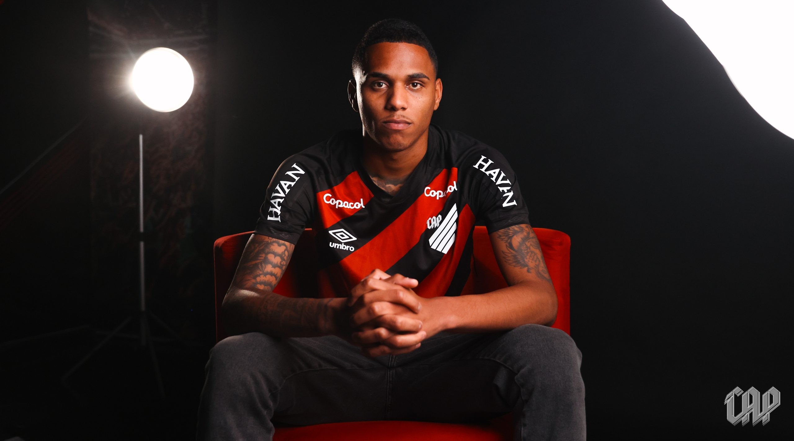 Athletico anuncia contratação de Dantas, zagueiro do Novorizontino