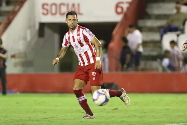 Náutico fecha contratação do volante Juan Gauto e aumenta número de  paraguaios com passagem pelo clube; veja lista - Esportes DP