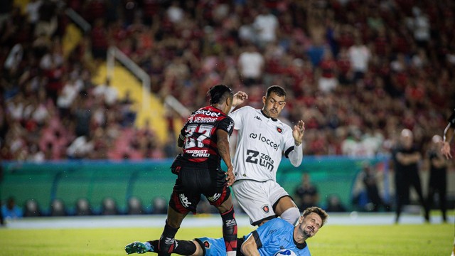 Michael Fracaro em ação em Botafogo-PB x Flamengo