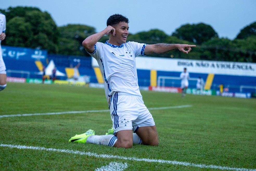 Nicolas comemora gol pelo Cruzeiro contra o Bahia nas oitavas de final da Copinha — Foto: Tiago Dias - @tiagodiasfotografia