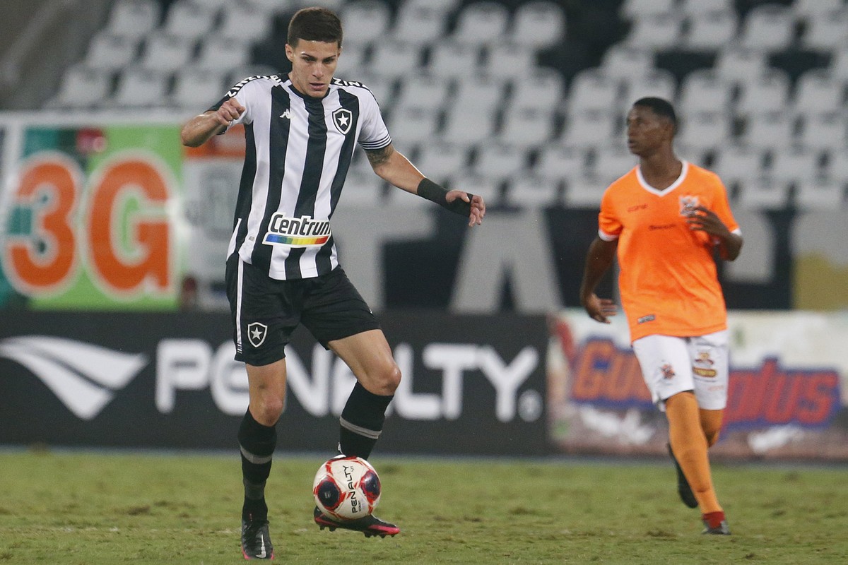 Warley elogia elenco do Botafogo e revela orientações de Chamusca