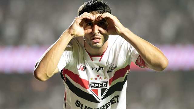 São Paulo vence a afunda o Internacional no Z4