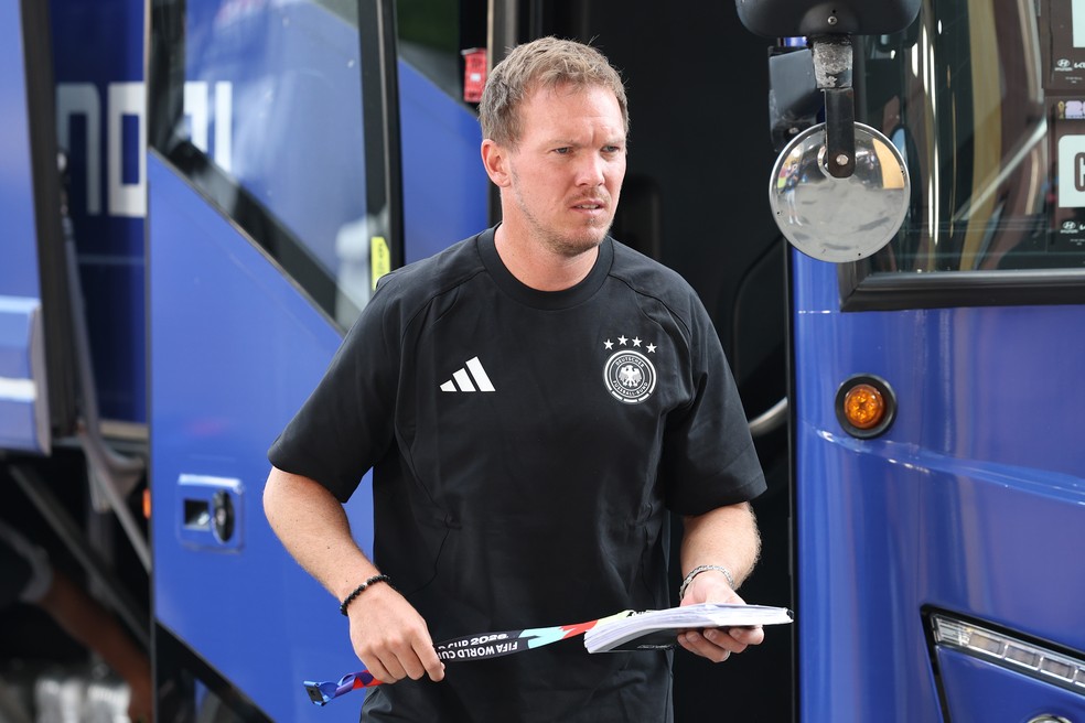 Técnico Julian Nagelsmann na chegada ao Estádio de Boston — renúncia de Nagelsmann