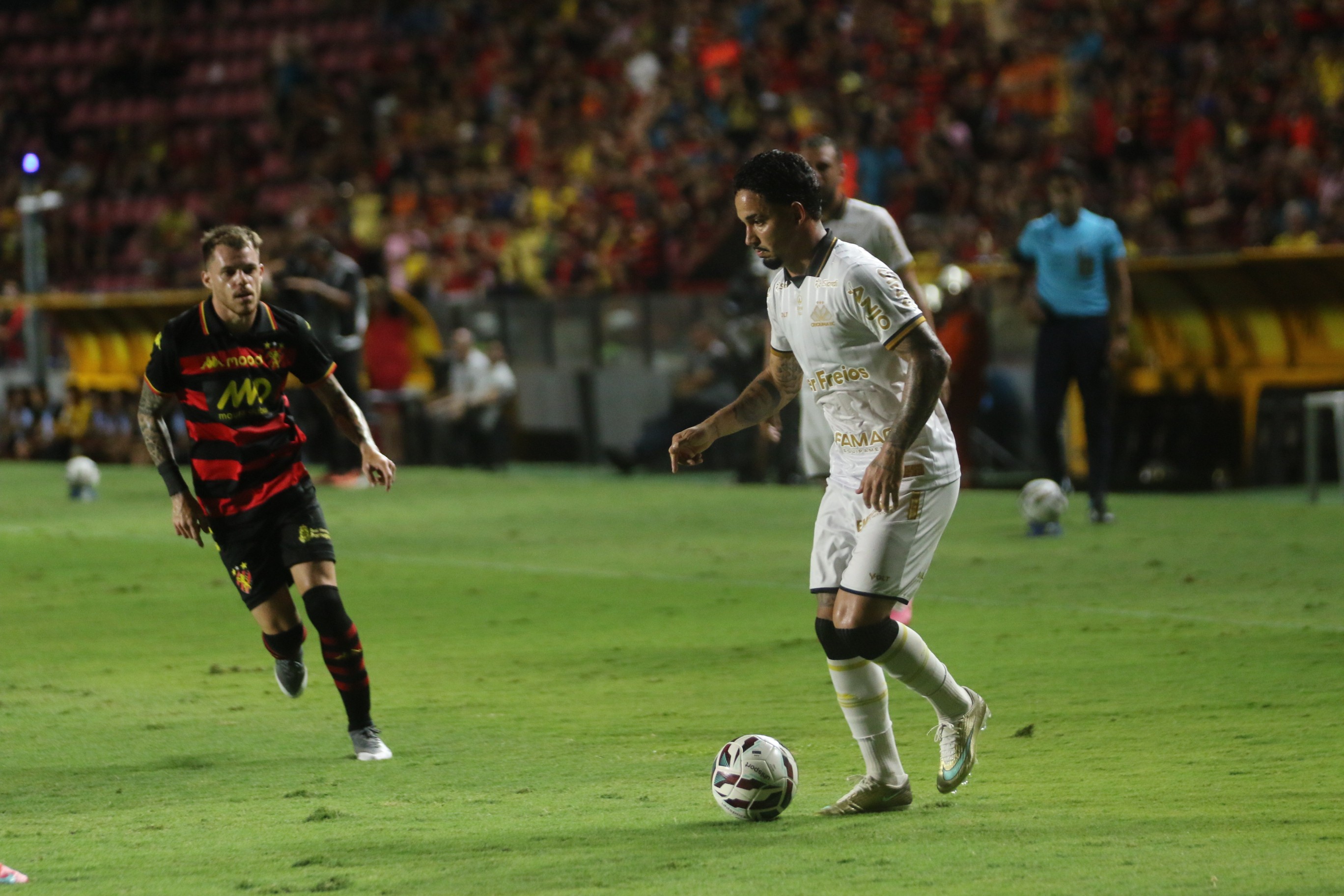Criciúma perde para o Sport na Série B e foca nos playoffs
