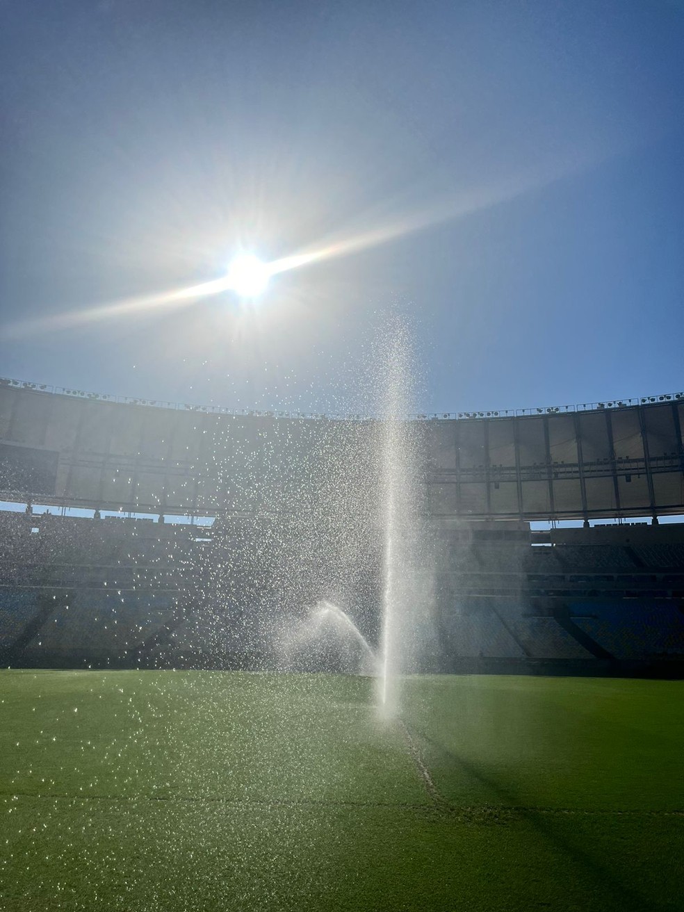 Gramado do Maracanã em recuperação antes de final da Copa do Brasil — Foto: Reprodução