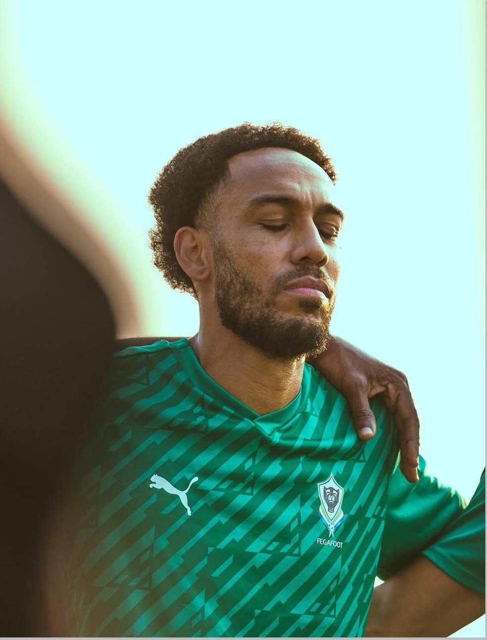 Aubameyang antes de jogo pelo Gabão — Foto: Divulgação / Aubameyang