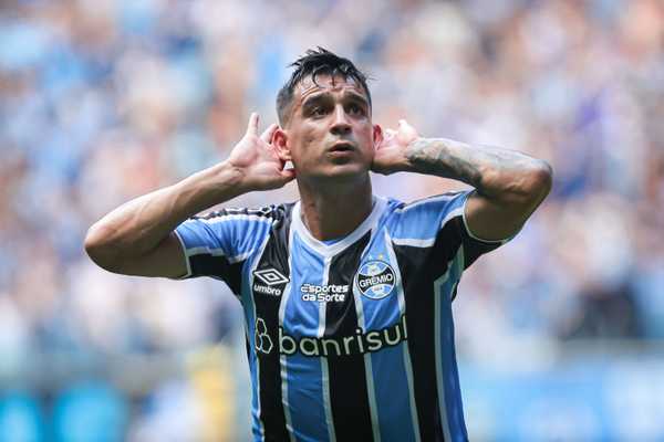 Cristaldo se destaca em vitória do Grêmio pela permanência no campeonato.