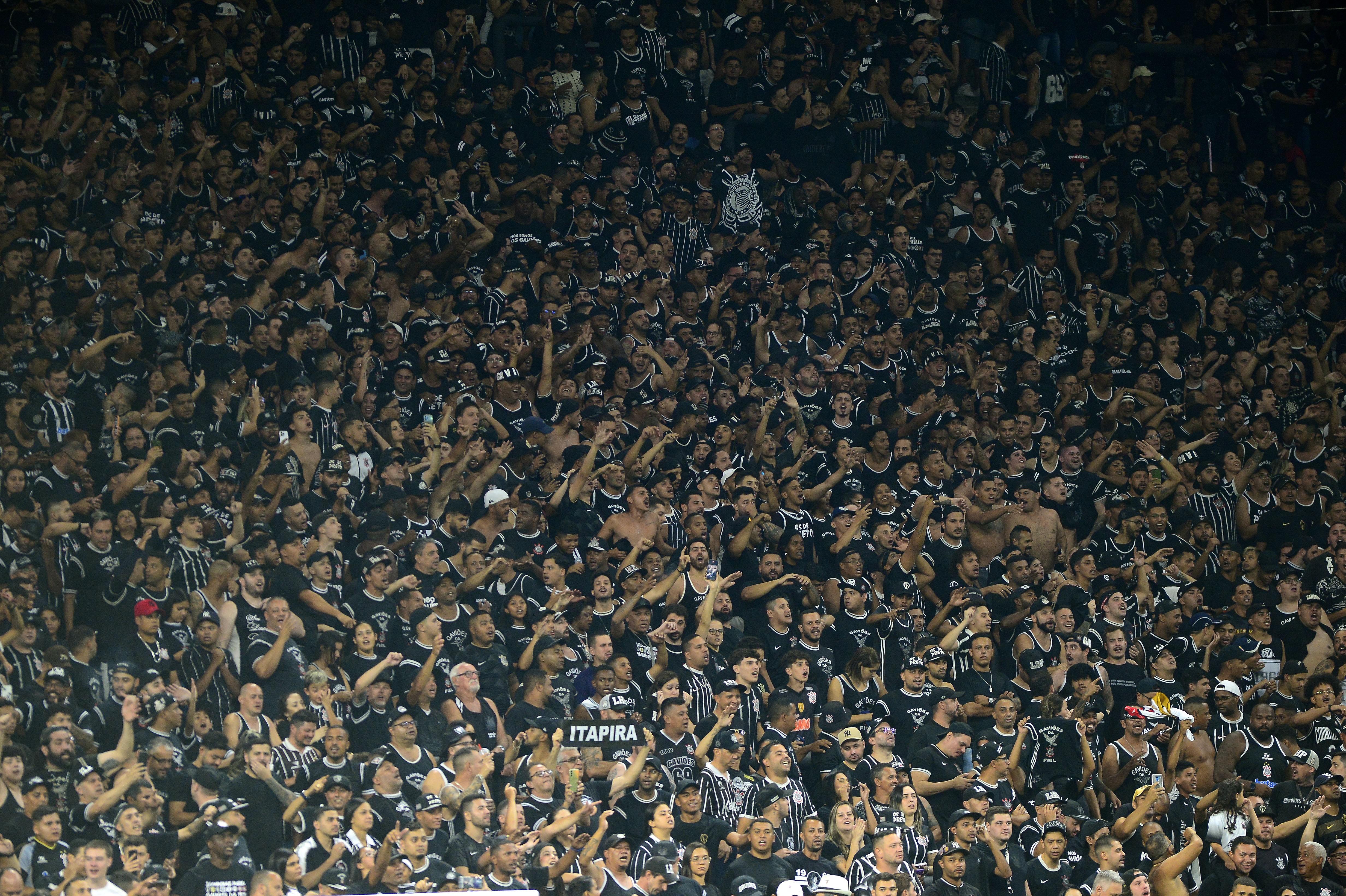A FIEL É DIFERENTE! Ingressos para a semifinal entre Corinthians e Mirassol são esgotados