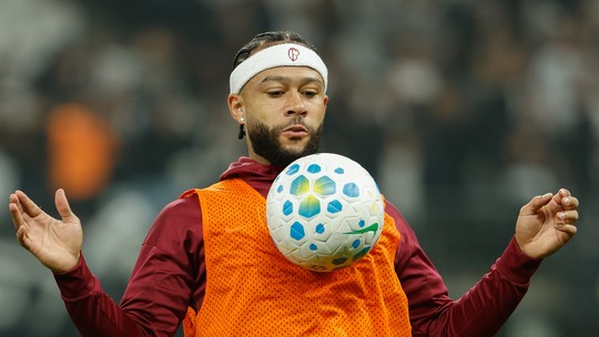 Memphis faz ajustes em acordo com Corinthians, vê negociação no limite e insiste em três anos