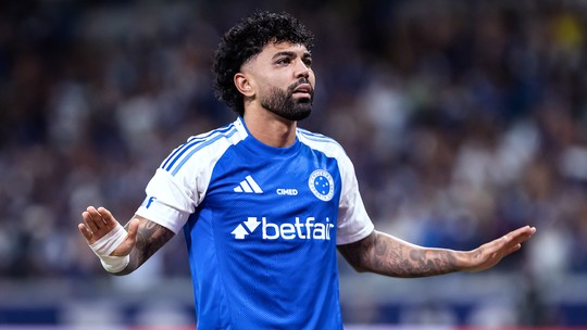 Horta, cozinheira e ponte aérea: como está a vida de Gabigol no Cruzeiro após a saída do Flamengo  - Atacante mora na região metropolitana de Belo Horizonte, prioriza encontros em casa e tem cozinheira particular