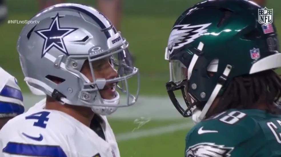 Jogador dá cusparada no primeiro lance da NFL — Foto: Reprodução/sportv