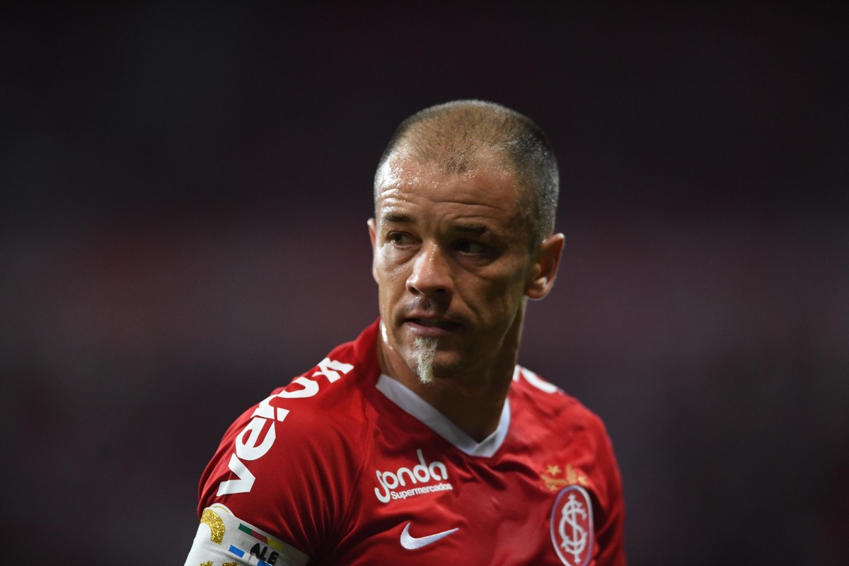 D'Alessandro recebe o terceiro cartão amarelo e desfalca Inter contra o ...