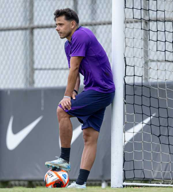Romero planeja potencializar ataque corinthiano com formação de quarteto de atacantes.