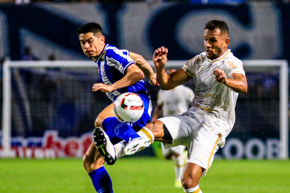 Vasco e Grêmio empataram pela série B em jogo de muitas faltas e