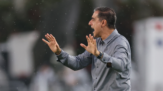 Renato Paiva durante a partida entre Carabobo x Botafogo