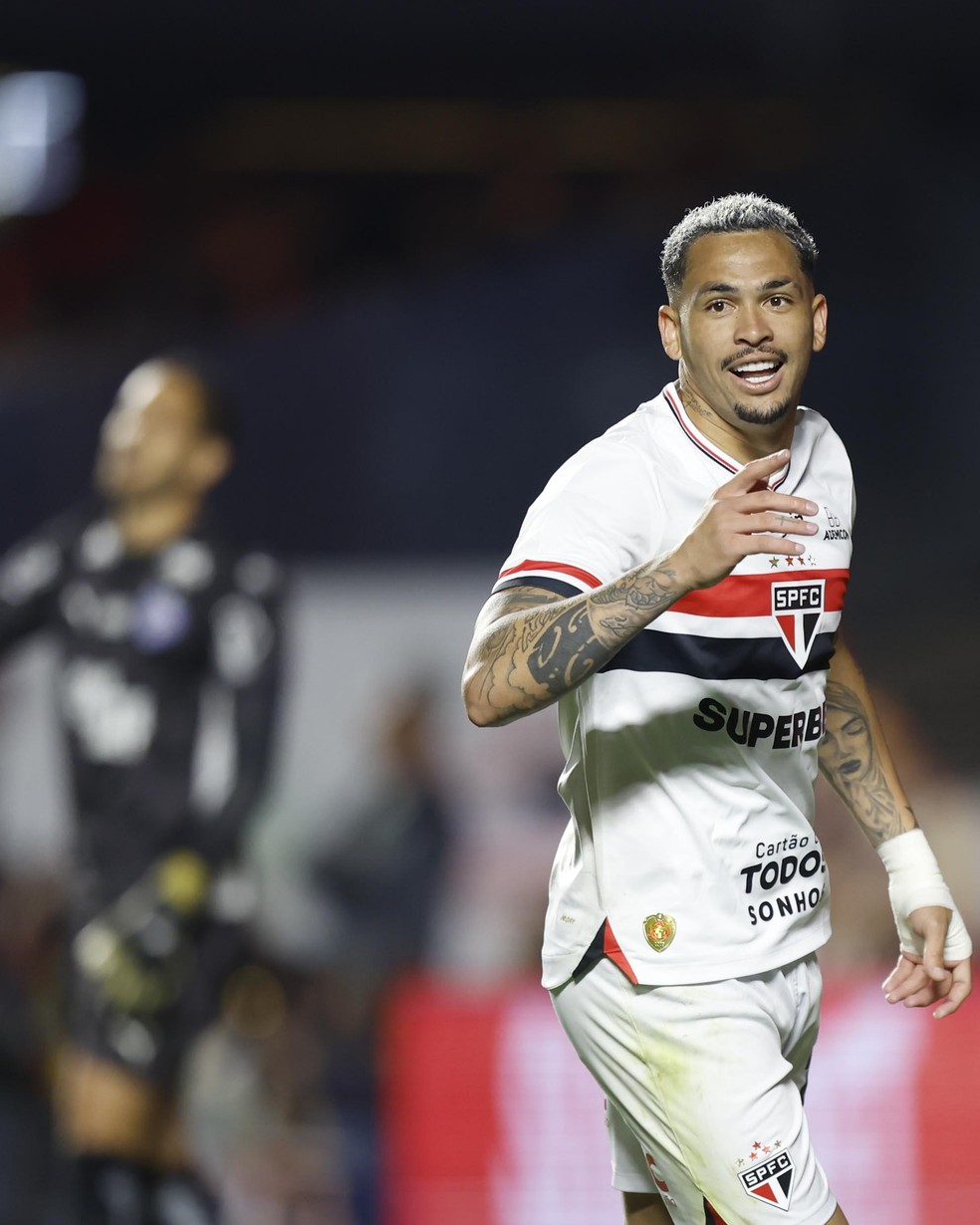 São Paulo x Bahia: Luciano em campo.