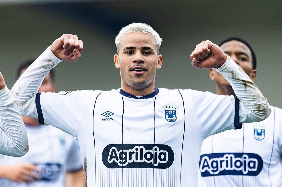 LEMBRA DELE? Artilheiro na base do Cruzeiro está se destacando em Portugal