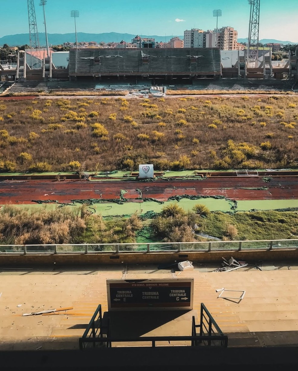 Stadio Sant'Elia, em Cagliari — Foto: Reprodução/Forgotten Stadiums