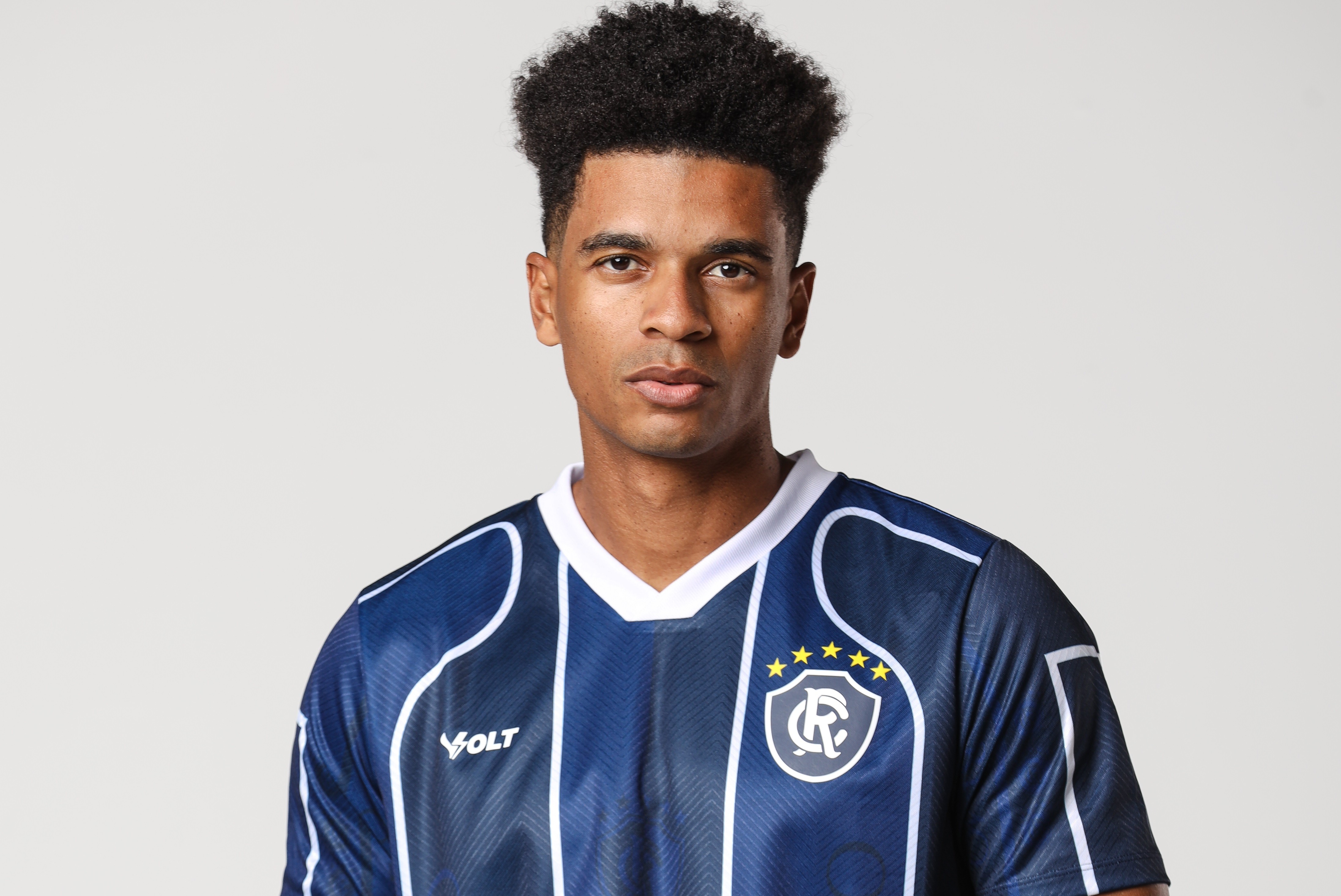 Remo lança coleção inspirada em camisas usadas em temporadas passadas; veja fotos e preço