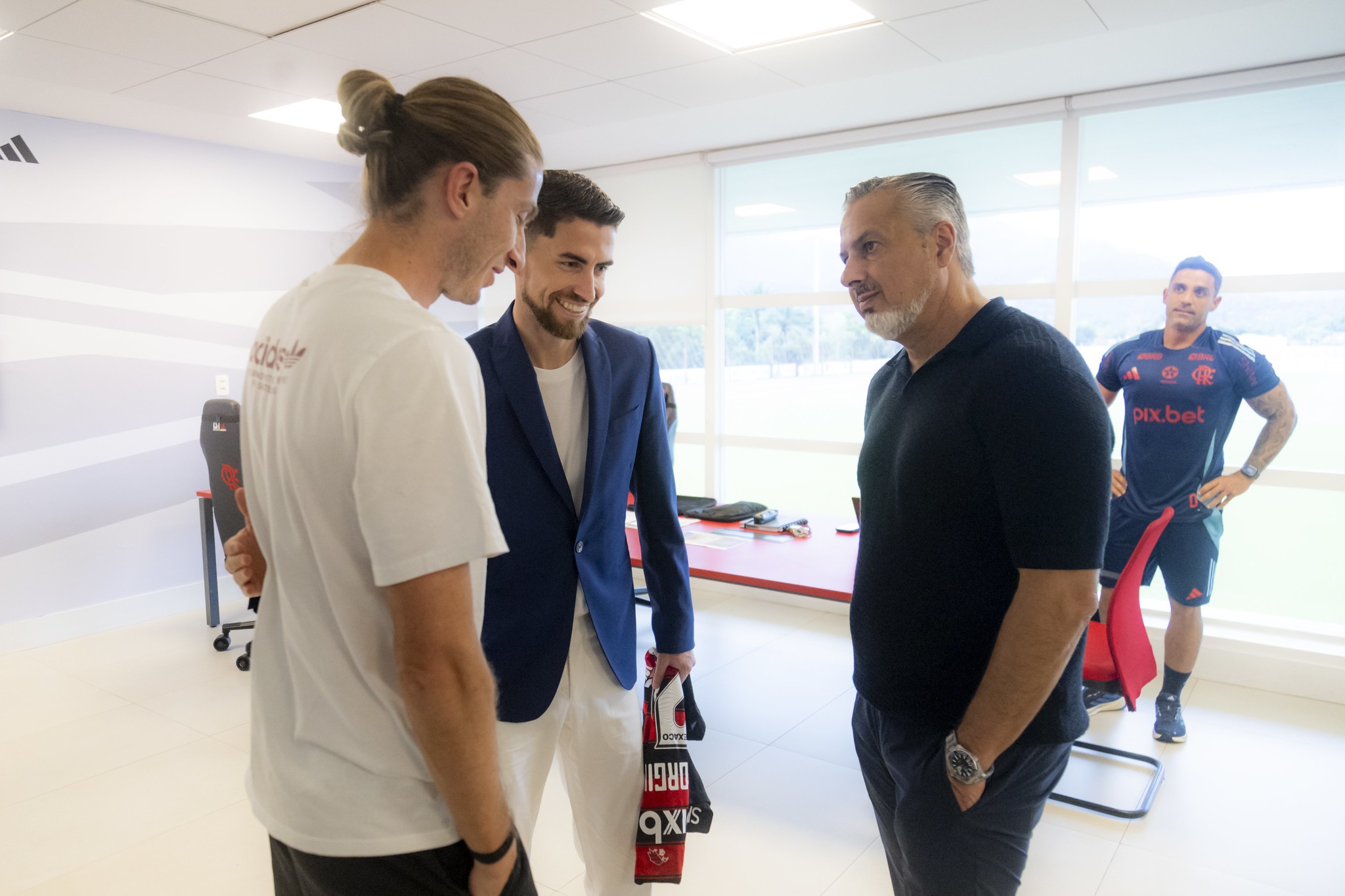 Flamengo planeja contratações adicionais na próxima janela de transferências