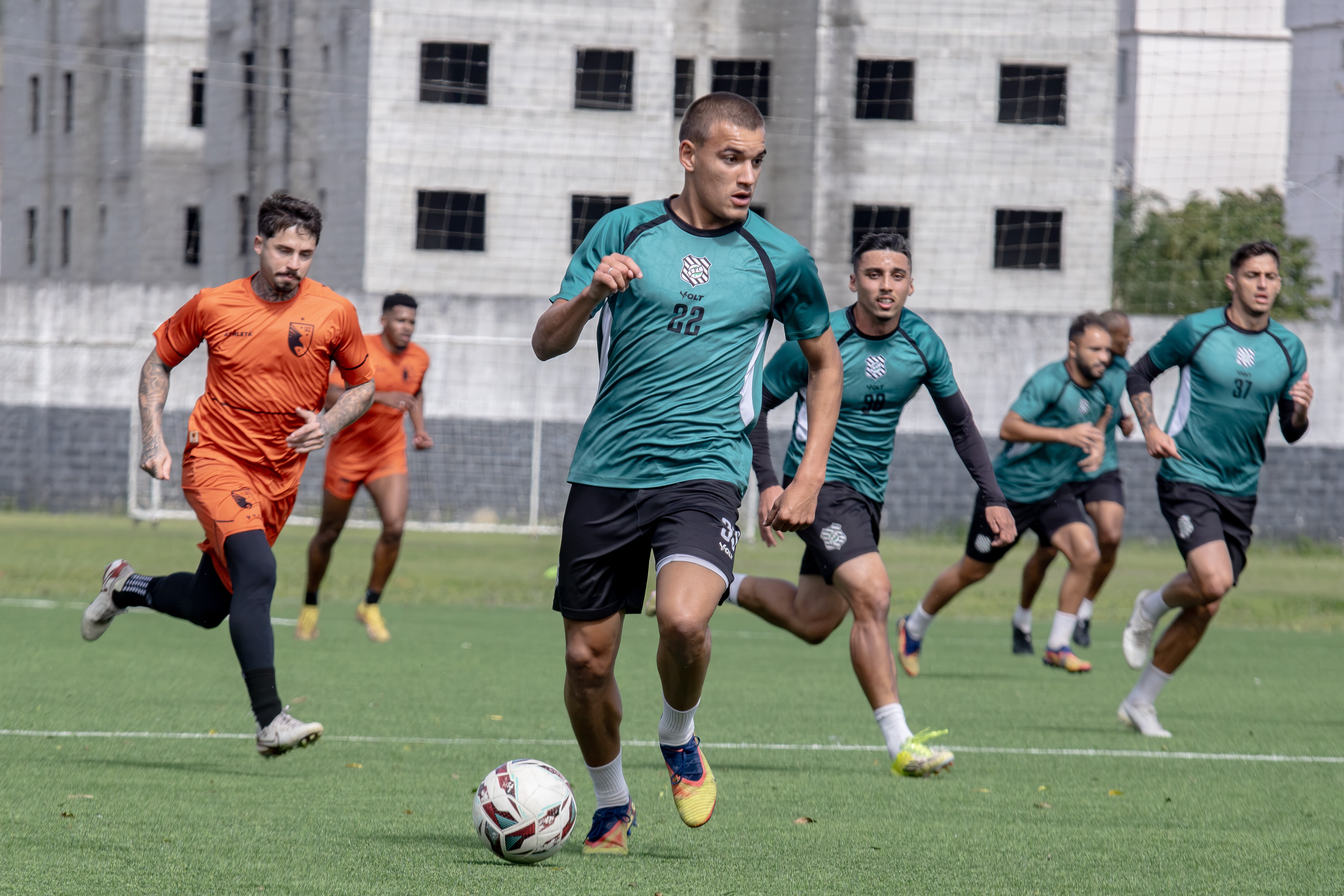 Figueirense empata com Santa Catarina em jogo-treino no CFT do Cambirela