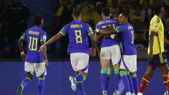 Martinelli comemora gol do Brasil contra a Colmbia
