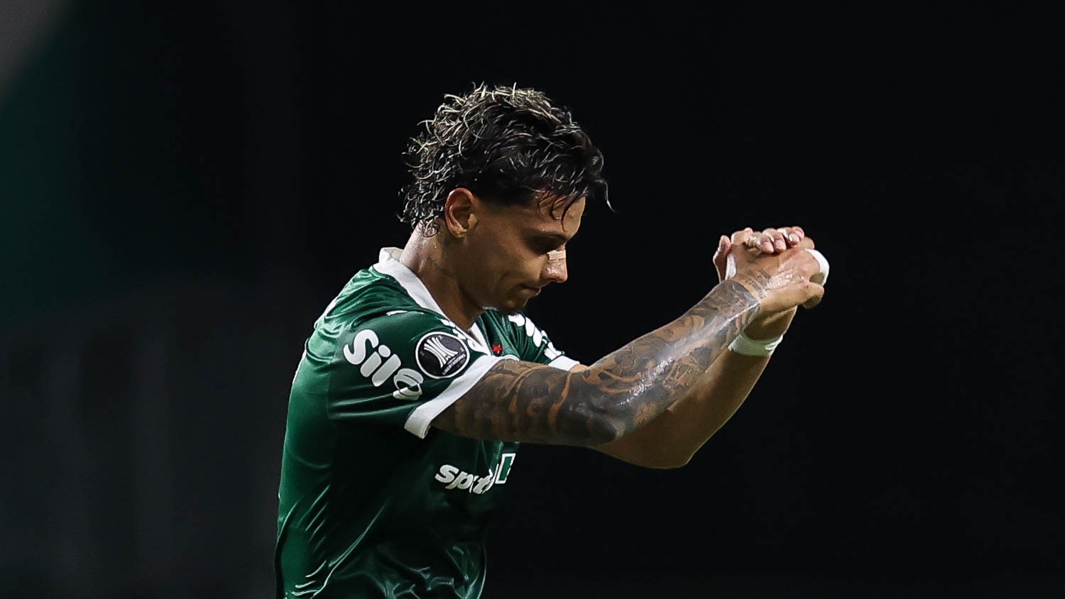 QUER SE RECUPERAR! Ríos busca redenção contra rival após incidente com torcedores do Palmeiras