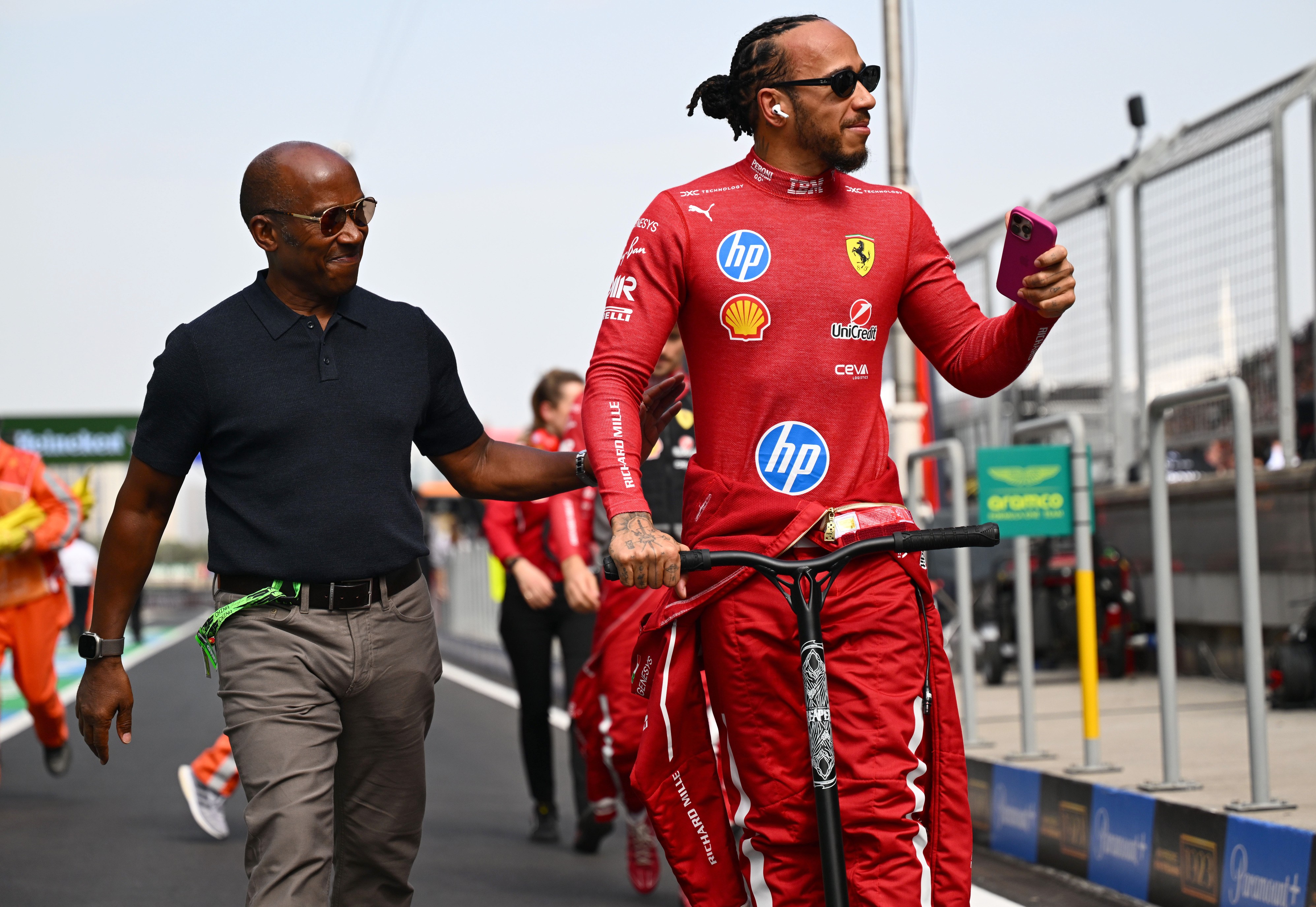 Hamilton, Max e Bortoleto citam sacrifícios dos pais para ida à F1