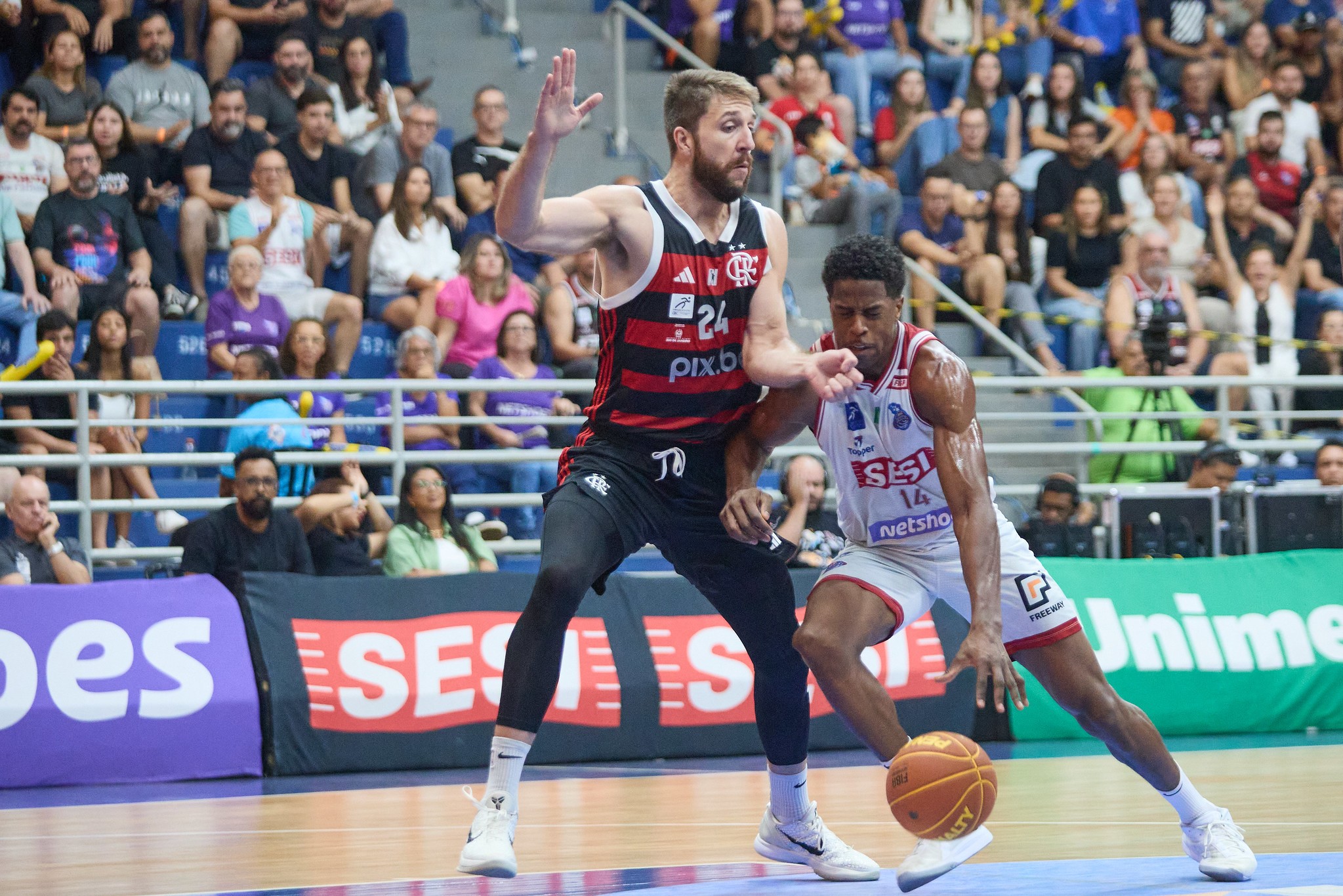 Flamengo conquista vitória sobre Franca e sai na frente na semifinal do NBB