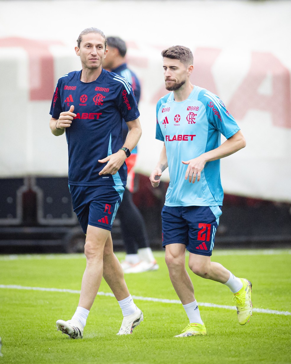 Filipe Luís e Jorginho em treino do Flamengo — Foto: Gilvan de Souza / Flamengo
