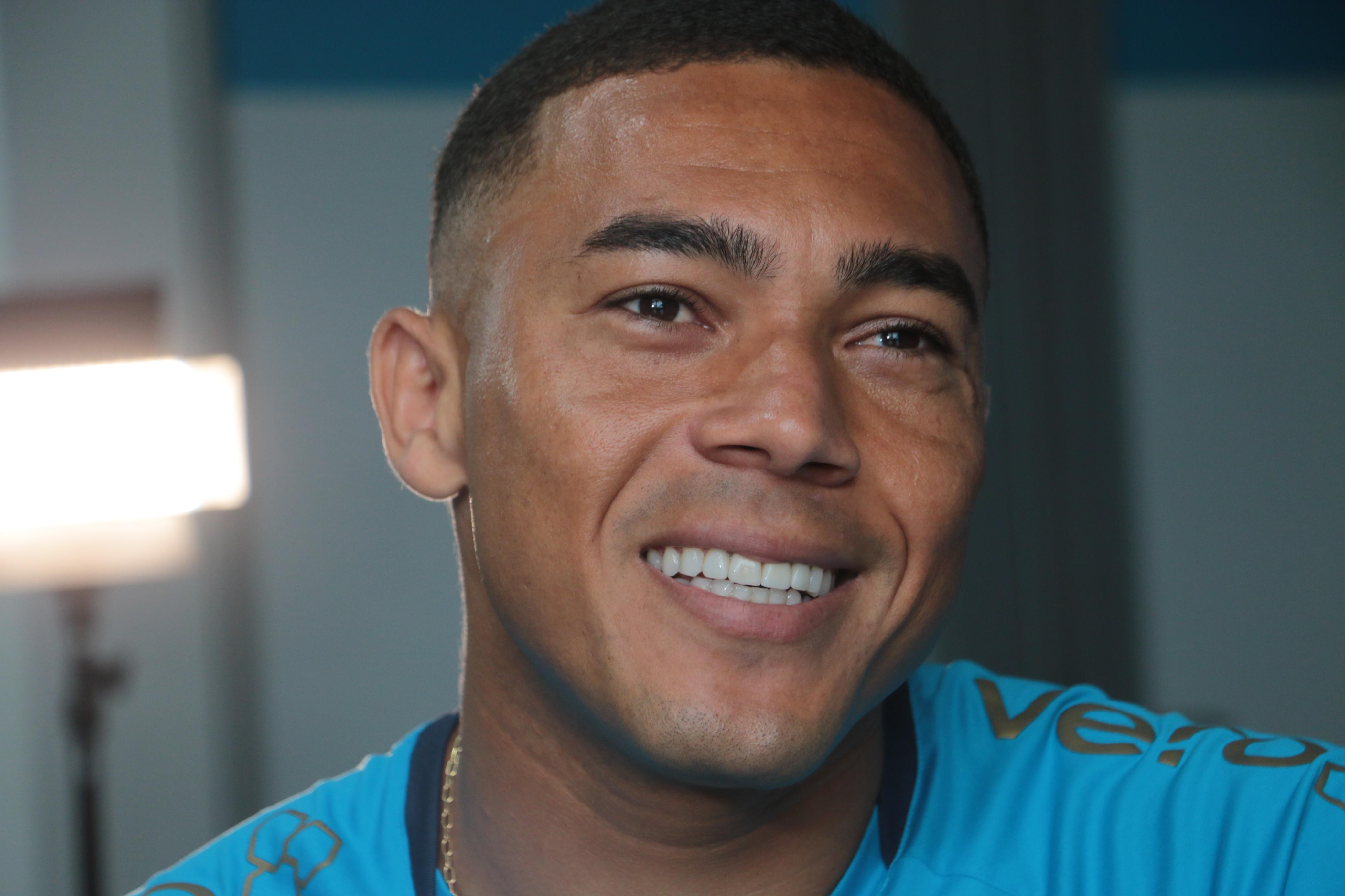 Melhora do Grêmio traz otimismo a Carlos Vinicius: Briga por título é possível.