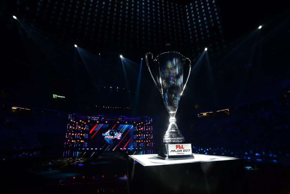 Pré-jogo: Heroic e Virtus.pro abrem playoffs do PGL Major Stockholm 2021