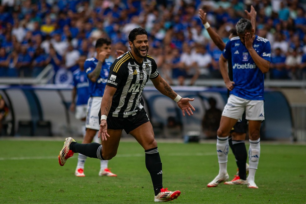 Galo de Hulk e cia. venceu o último clássico por 2 a 0 — Foto: Fernando Moreno/AGIF