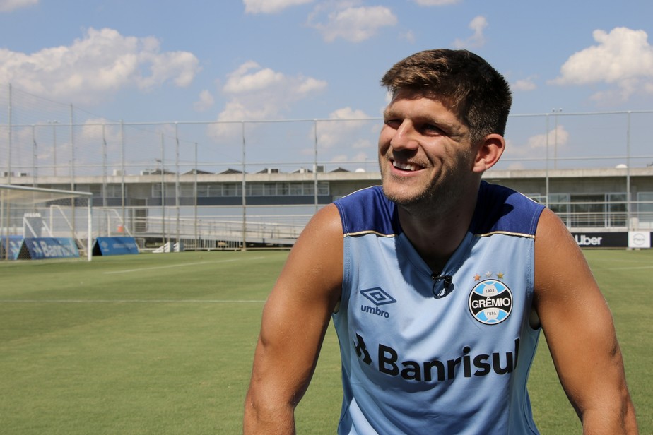 Kannemann confirma renovação e torcedores vão à loucura