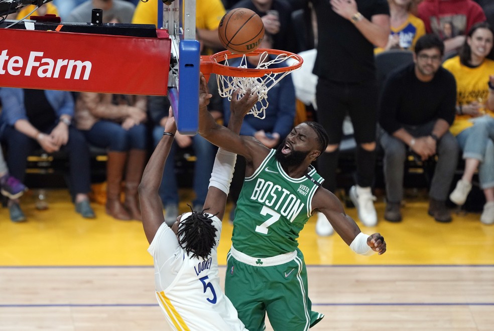 Celtics vence Warriors em casa e abre 2 a 1 nas finais da NBA