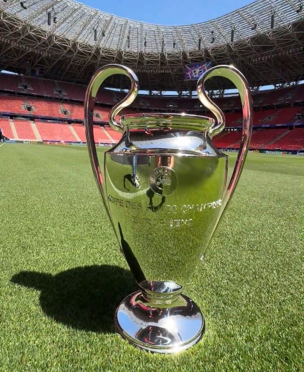Troféu da final da Champions League 2025/2026 — Foto: Reprodução X