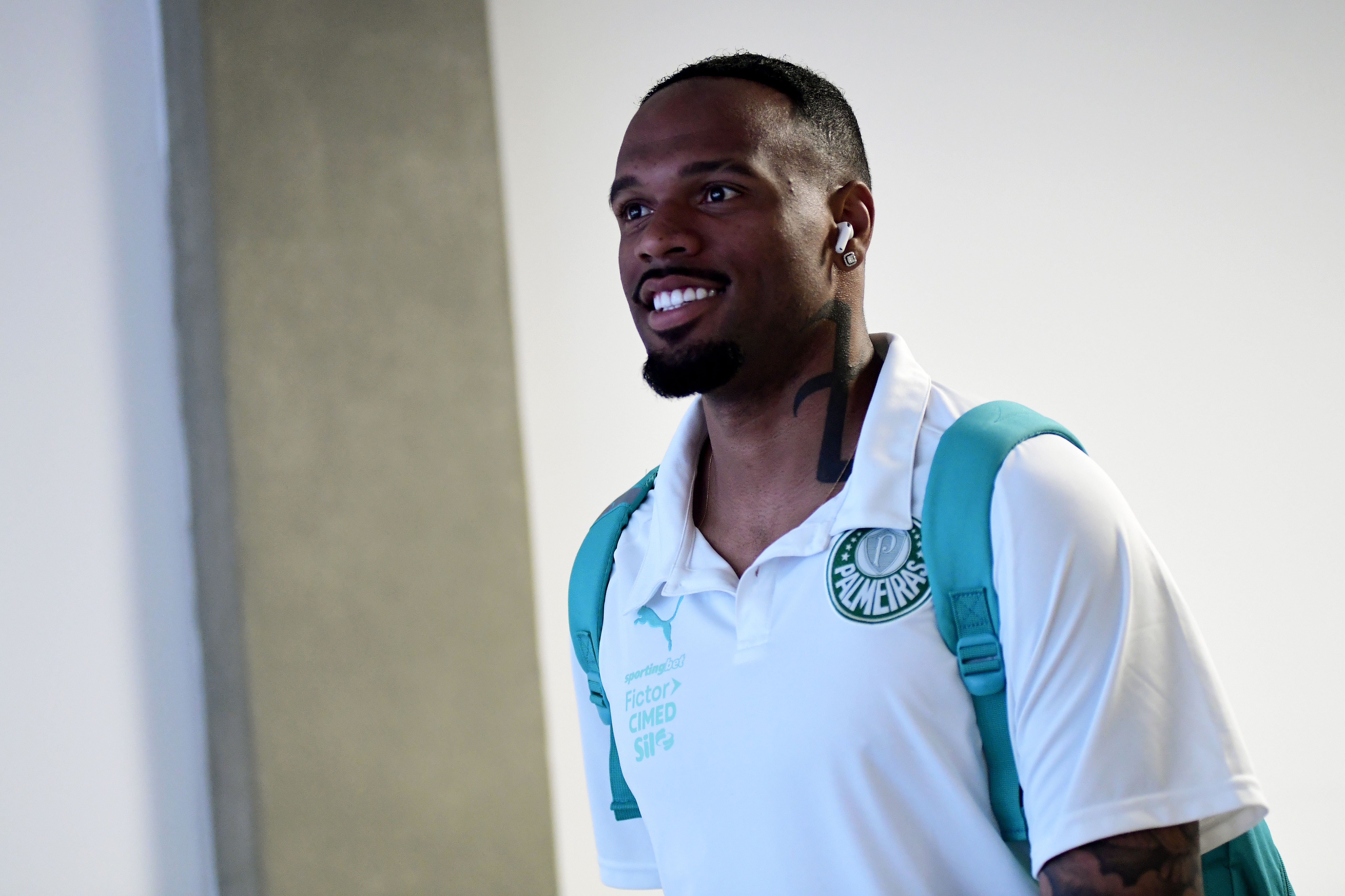 Carlos Miguel brilha em campanha invicta do Palmeiras e impõe respeito aos rivais