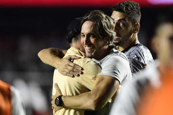 Zubeldía quebra recorde de invencibilidade de Dorival Júnior no São Paulo