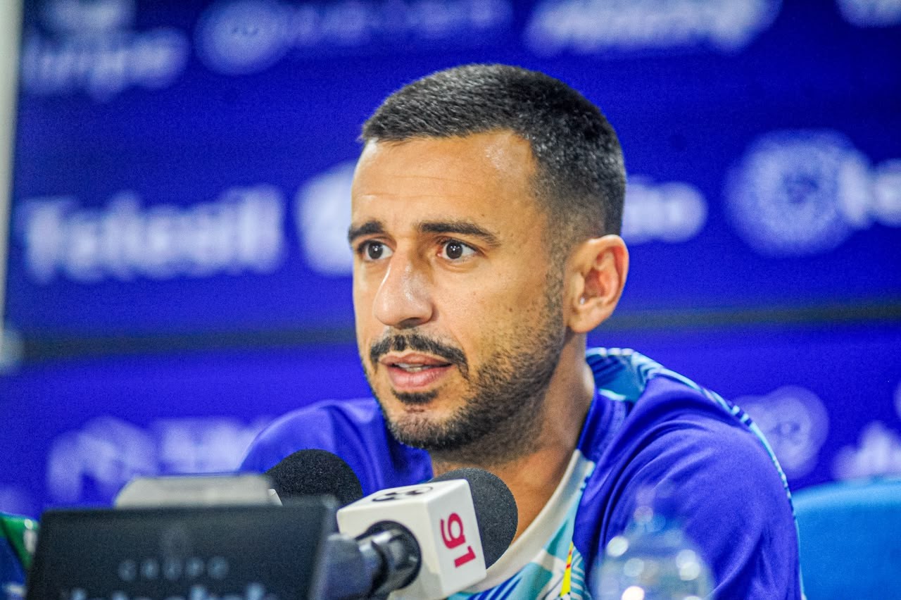 Capitão do CSA, Camacho diz como lida com sondagens em meio à fase decisiva da Série D