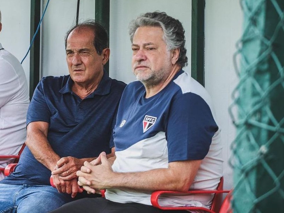 Muricy Ramalho acompanha treino São Paulo com Julio Casares — Foto: Rubens Chiri/saopaulofc