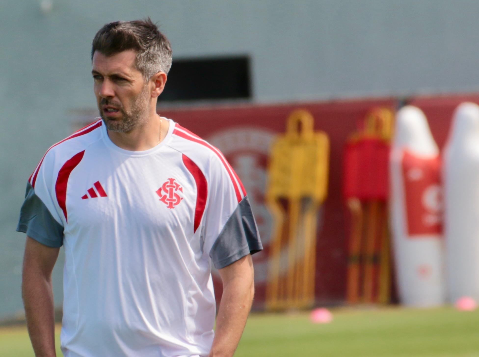 Inter muda planejamento e terá Pezzolano no comando contra o Monsoon | Ge