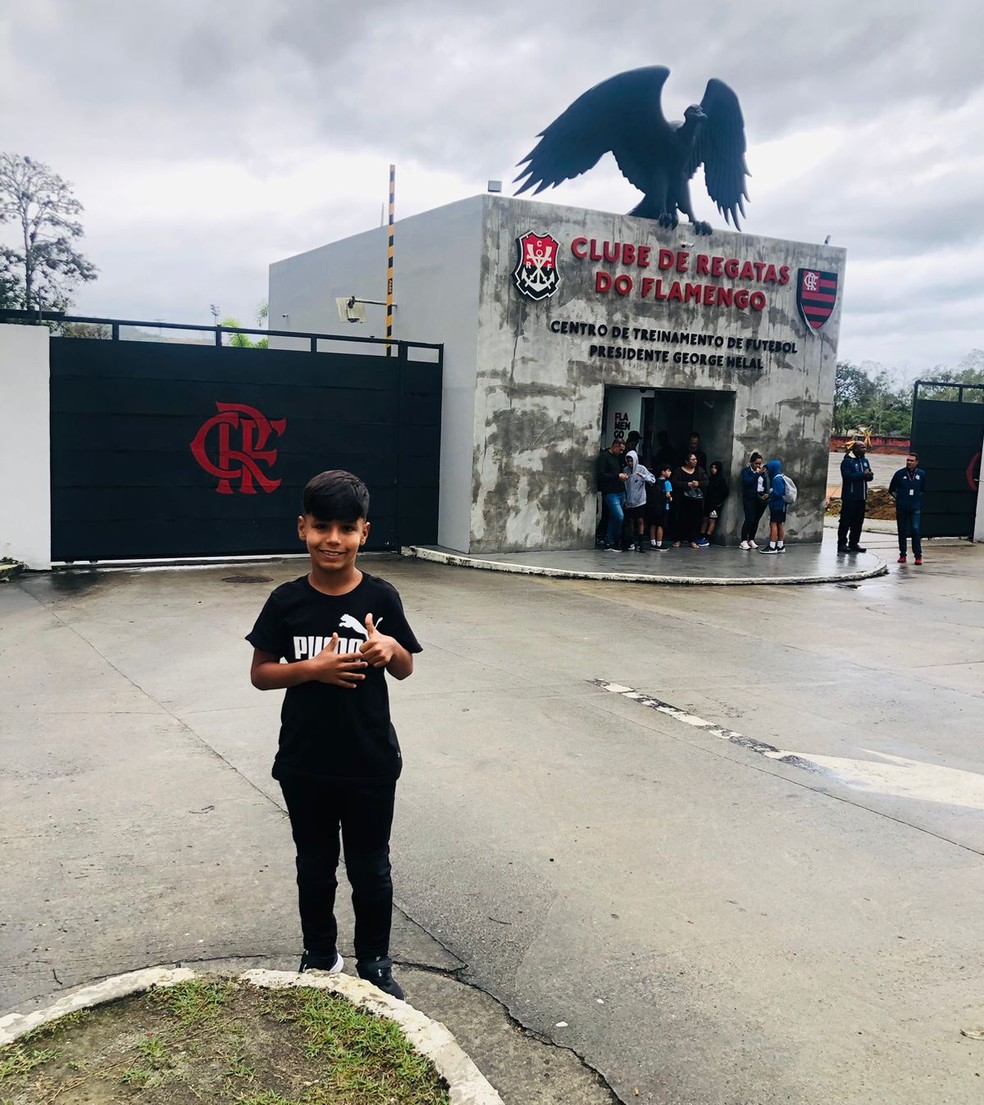 Lukinhas, atleta acreano de 9 anos no CT do Flamengo — Foto: Arquivo pessoal/David Souza