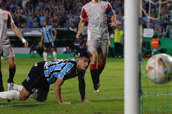 Cristaldo destaca-se como artilheiro e arma principal de Renato para enfrentar Flamengo.