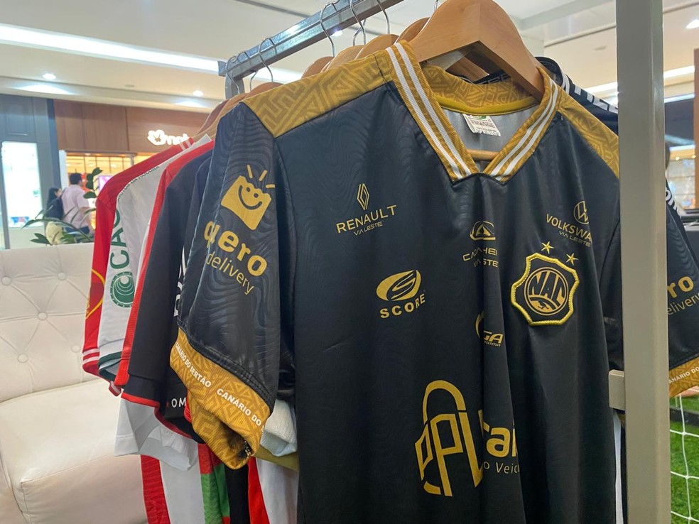 Camisas dos clubes em exposi��o na Arena Campeonato Paraibano � Foto: Divulga��o/Rede Para�ba