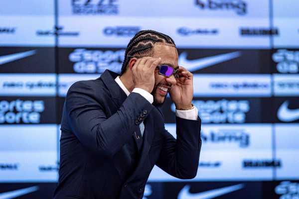 Maior contratação da história do Corinthians: veja reforços em enquete.