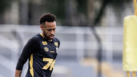 Treino do Santos: Neymar faz atividade regenerativa, e Mayke inicia transição no gramado Treino do Santos: Neymar faz atividade regenerativa, e Mayke inicia transição no gramado