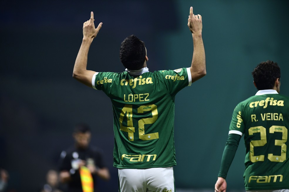 Flaco López comemora gol do Palmeiras contra o Atlético-GO — Foto: Marcos Ribolli