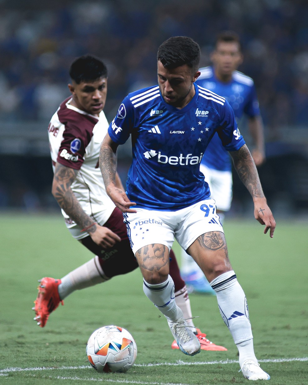 Cruzeiro x Lanús; Matheus Henrique e Bou — Foto: Gustavo Aleixo/Cruzeiro